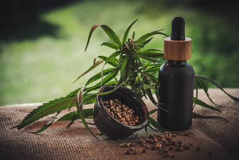 Indica and Sativa – Which cannabis strain should you use for relaxation?