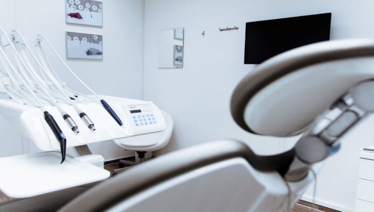 Finding The Right Dentist: 5 Tips to Use