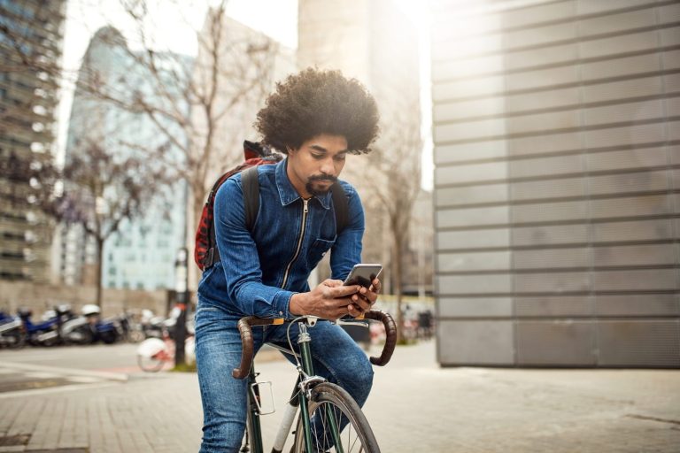 How Everyday Screen Time Can Lead To Back Pain
